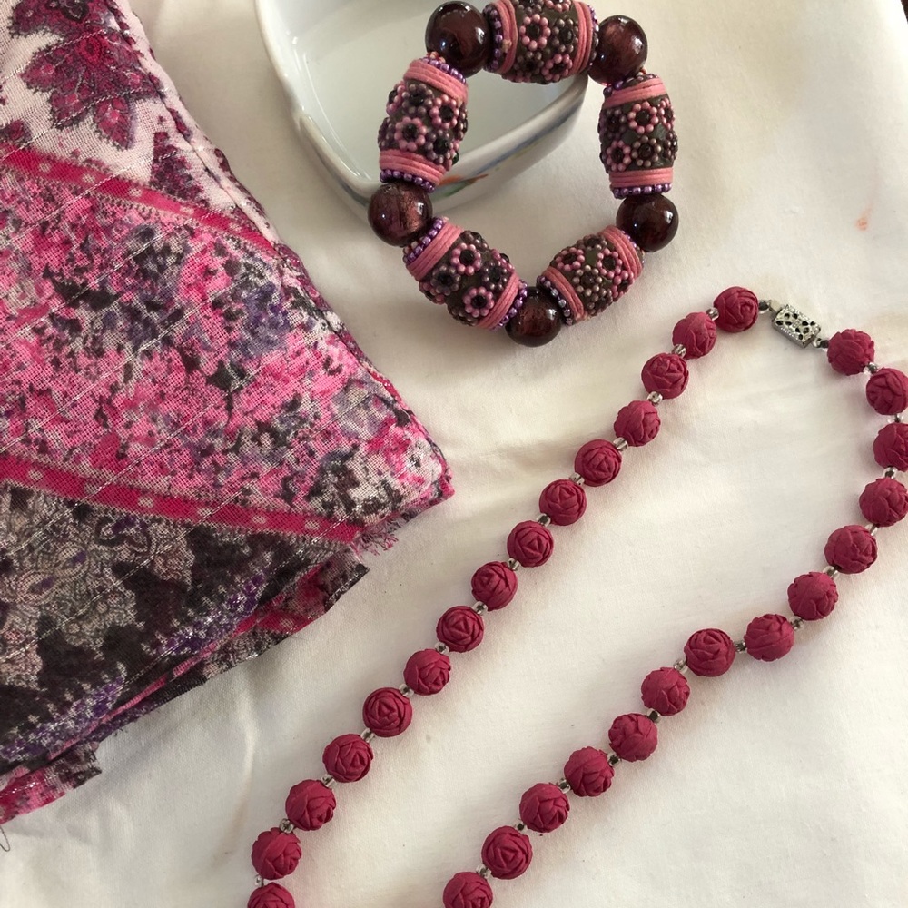 Handmade necklace and bracelet with matching scarf